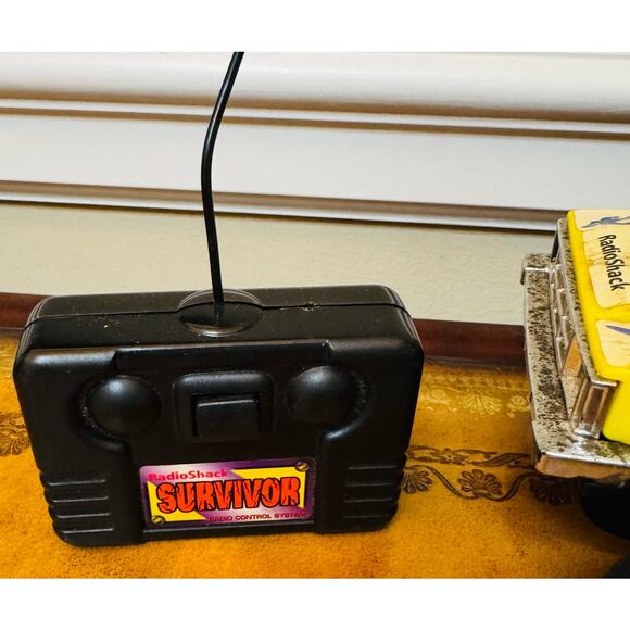 Radio Shack Survivor 60-4197 Vintage Remote Control Off Road Toy Truck Working - Picture 3 of 8